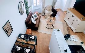 7 Couchages Aux Portes Des Celebres Parfumeries Wifi